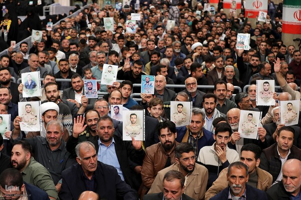 دیدار جمعی از خانواده‌های شهدای امنیت