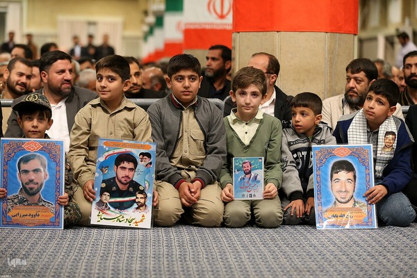 دیدار جمعی از خانواده‌های شهدای امنیت