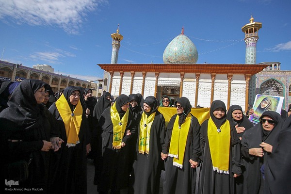 تشییع پیکر شهیده معصومه کرباسی و شهید محمد صباحی در شیراز