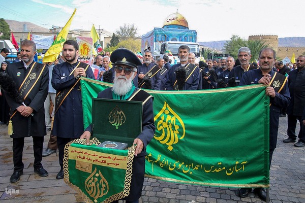 تشییع پیکر شهیده معصومه کرباسی و شهید محمد صباحی در شیراز