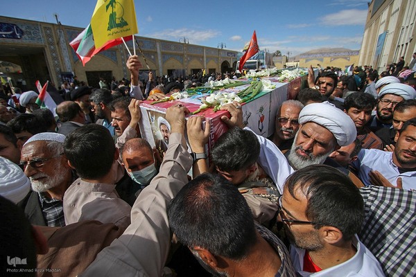 تشییع پیکر شهیده معصومه کرباسی و شهید محمد صباحی در شیراز