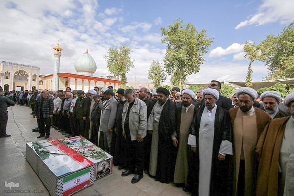 تشییع پیکر شهیده معصومه کرباسی و شهید محمد صباحی در شیراز