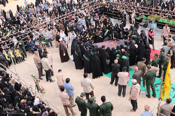 تشییع پیکر شهیده معصومه کرباسی و شهید محمد صباحی در شیراز