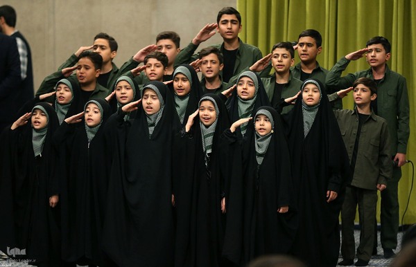 دیدار هزاران نفر از دانش‌آموزان و دانشجویان با رهبر انقلاب