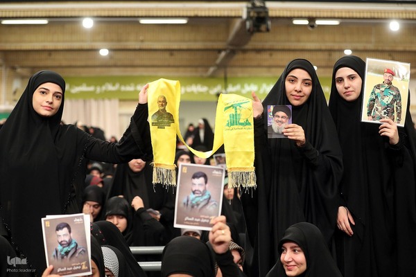 دیدار هزاران نفر از دانش‌آموزان و دانشجویان با رهبر انقلاب