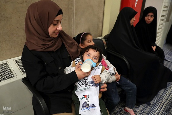 دیدار هزاران نفر از دانش‌آموزان و دانشجویان با رهبر انقلاب