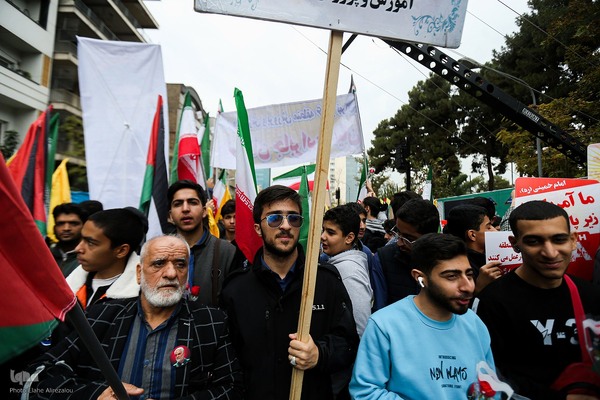 راهپیمایی ۱۳ آبان در تهران