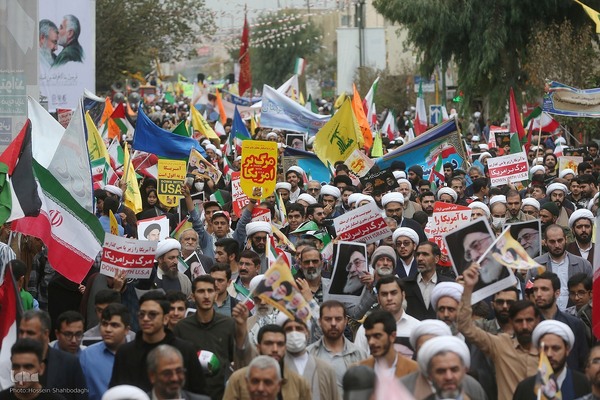 راهپیمایی یوم الله ۱۳ آبان در قم
