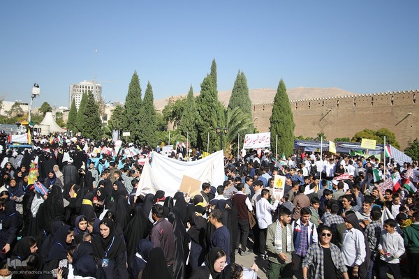 راهپیمایی ۱۳ آبان در شیراز