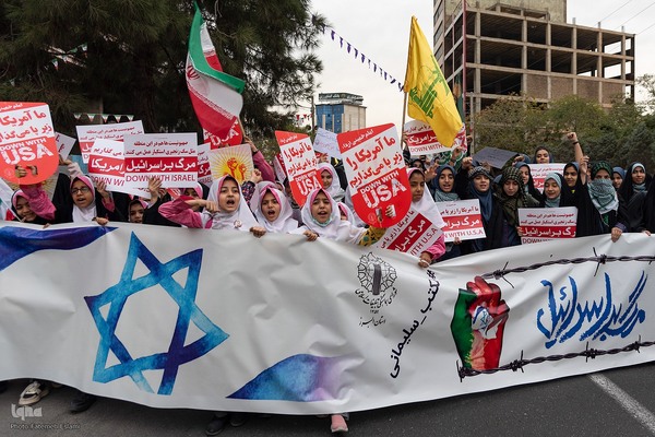 راهپیمایی ۱۳ آبان در کرج