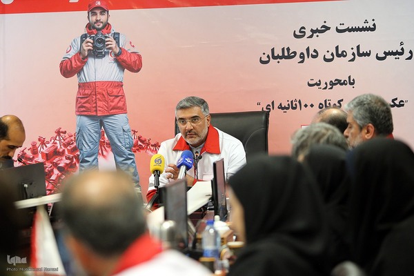 وحید سلیمی رئیس سازمان داوطلبان هلال احمر در نشست خبری جشنواره فیلم و عکس همیار هلال