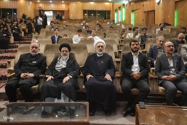 محفل «سرشناسان بهشت» برگزار شد