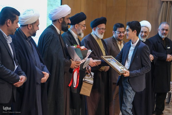 محفل «سرشناسان بهشت» برگزار شد