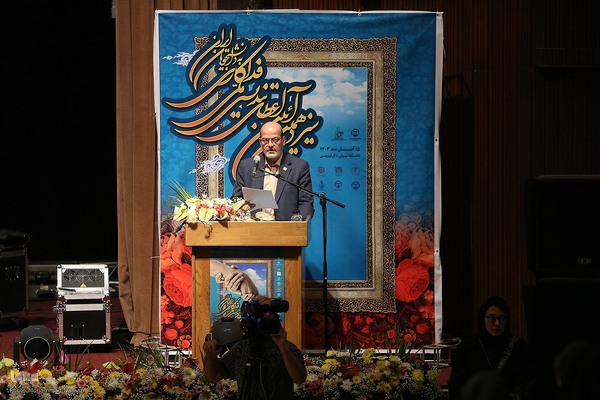 حسن مسلمی نائینی، رئیس جهاددانشگاهی در آیین اعطای تندیس ملی فداکاری دانشجویان ایران