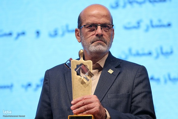 حسن مسلمی نائینی، رئیس جهاددانشگاهی در آیین اعطای تندیس ملی فداکاری دانشجویان ایران