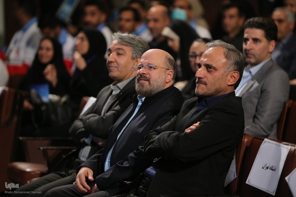 آیین اعطای تندیس ملی فداکاری دانشجویان ایران