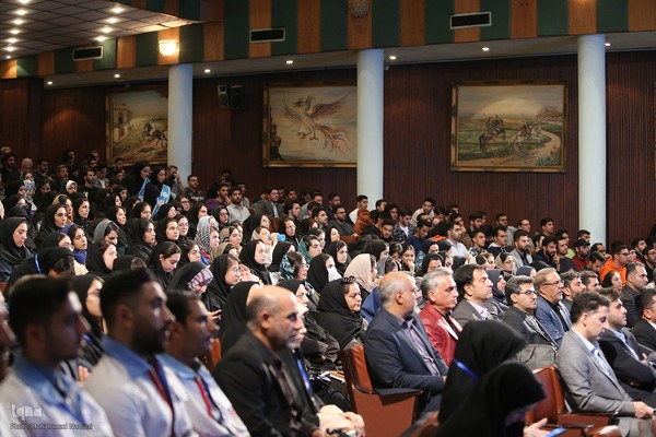 آیین اعطای تندیس ملی فداکاری دانشجویان ایران