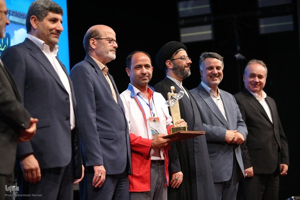 آیین اعطای تندیس ملی فداکاری دانشجویان ایران