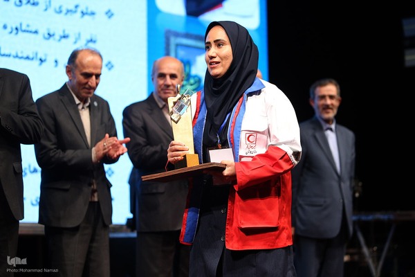 آیین اعطای تندیس ملی فداکاری دانشجویان ایران