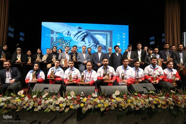 آیین اعطای تندیس ملی فداکاری دانشجویان ایران