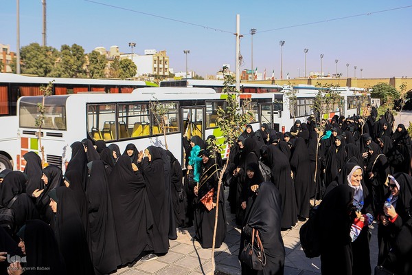 تشرف 313 خادمه حرم امام زاده صالح به قم