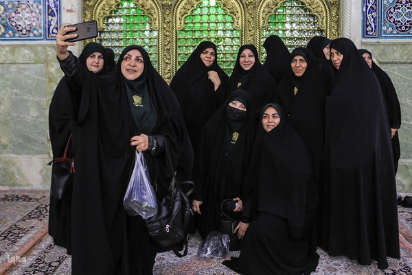 تشرف 313 خادمه حرم امام زاده صالح به قم