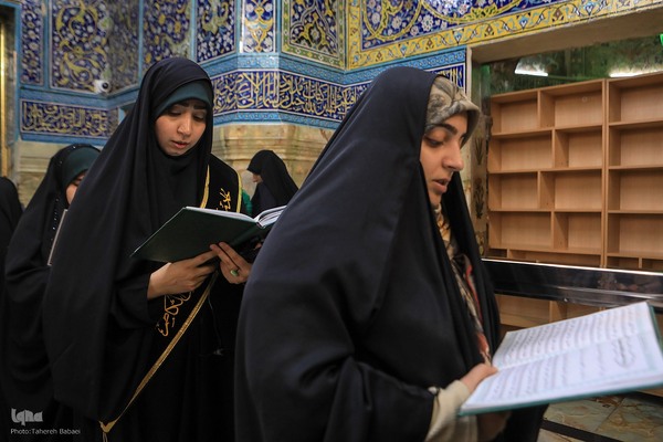 تشرف 313 خادمه حرم امام زاده صالح به قم