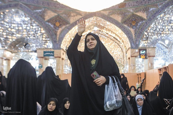 تشرف 313 خادمه حرم امام زاده صالح به قم