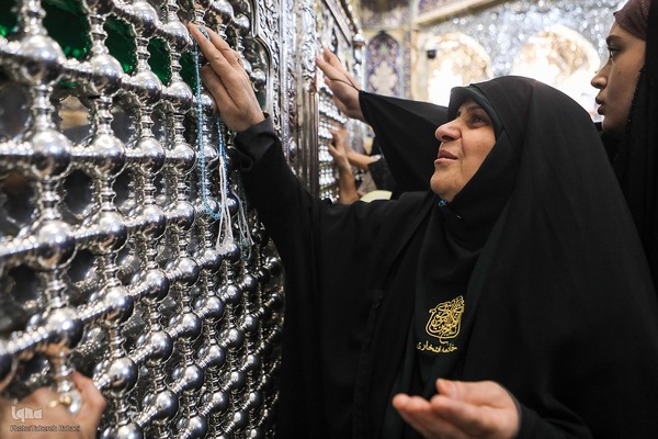 تشرف 313 خادمه حرم امام زاده صالح به قم