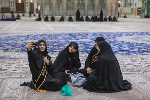 تشرف 313 خادمه حرم امام زاده صالح به قم