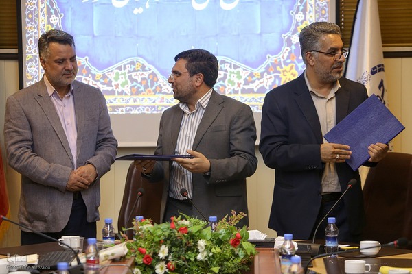 امضای تفاهم نامه همکاری میان مرکز قرآن و عترت وزارت بهداشت