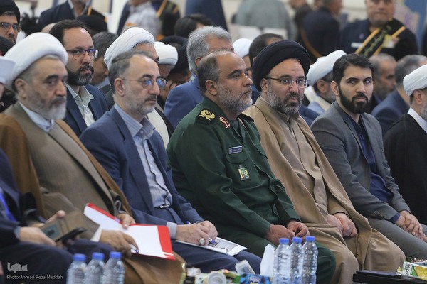 همایش بین المللی اندیشه های قرآنی حضرت آیت الله خامنه ای در حرم شاهچراغ(ع)