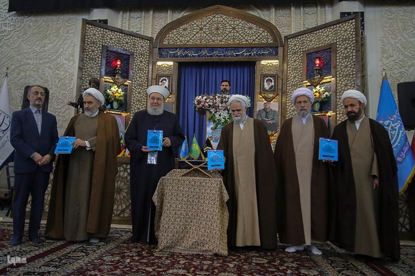 همایش بین المللی اندیشه های قرآنی حضرت آیت الله خامنه ای در حرم شاهچراغ(ع)