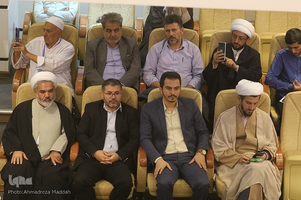 آیین اختتامیه همایش بین‌المللی اندیشه‌های قرآنی آیت‌الله خامنه‌ای در حرم شاهچراغ(ع)