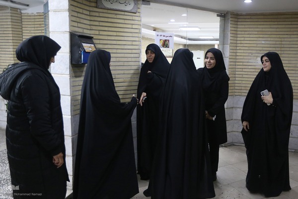 مراسم بزرگداشت شهید دکتر علی حیدری، پزشک جبهه مقاومت و یادبود درگذشت مادر شهید محسن میری