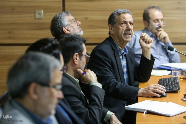 نشست تخصصی «جایگاه جهاد دانشگاهی در حکمرانی علم و فناوری با تأکید بر ظرفیت‌های اساسنامه»