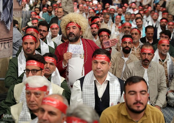 دیدار هزاران نفر از بسیجیان با رهبر انقلاب