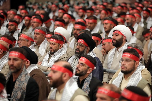 دیدار هزاران نفر از بسیجیان با رهبر انقلاب