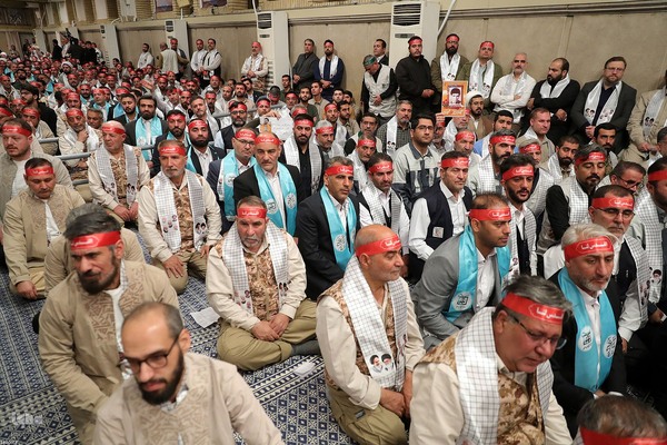 دیدار هزاران نفر از بسیجیان با رهبر انقلاب