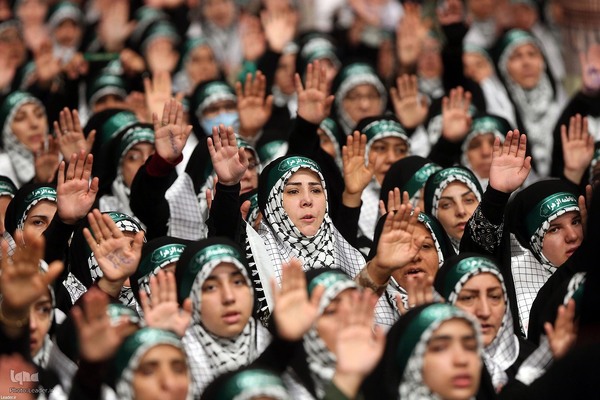 دیدار هزاران نفر از بسیجیان با رهبر انقلاب