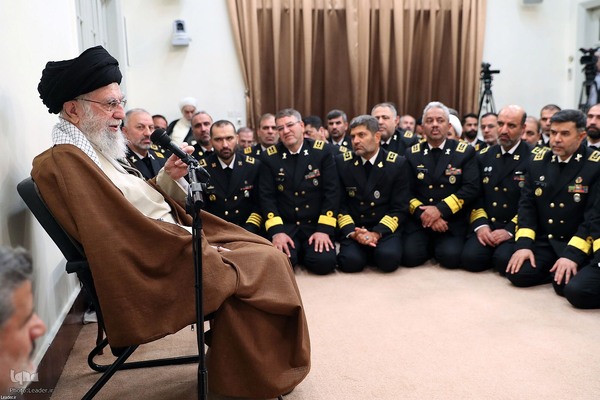 دیدار جمعی از فرماندهان نیروی دریایی ارتش با رهبر معظم انقلاب