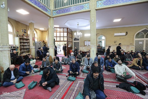 مراسم ترحیم مرحوم یعقوب منصوری پدر کریم منصوری قاری ممتاز و بین المللی کشور