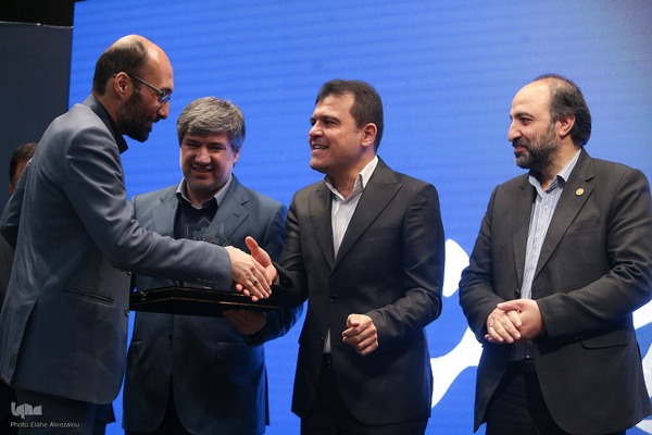 اعطای جایزه حکمرانی و فناوری «روستا آزاد»