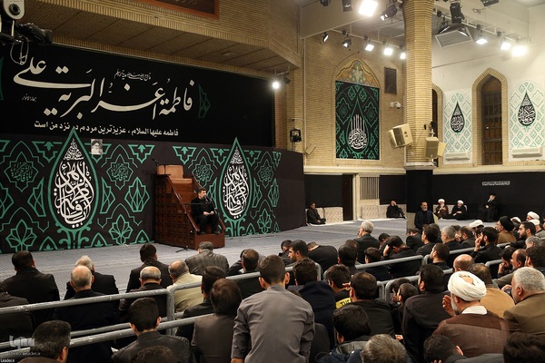 اولین شب مراسم عزاداری حضرت فاطمه‌زهرا (س) در حسینیه امام خمینی(ره)