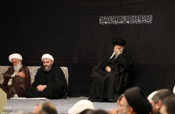 اولین شب مراسم عزاداری حضرت فاطمه‌زهرا (س) در حسینیه امام خمینی(ره)