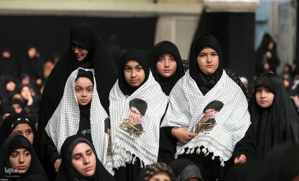 اولین شب مراسم عزاداری حضرت فاطمه‌زهرا (س) در حسینیه امام خمینی(ره)