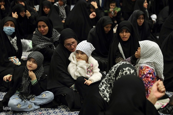 اولین شب مراسم عزاداری حضرت فاطمه‌زهرا (س) در حسینیه امام خمینی(ره)