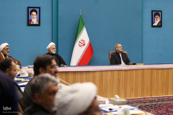 جلسه شورای عالی انقلاب فرهنگی