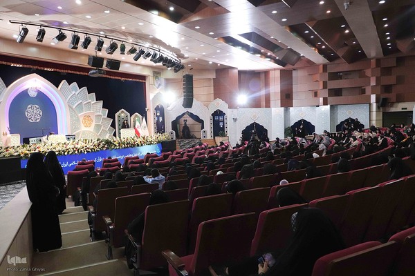 مراسم اختتامیه بخش نغمات بانوان چهل و هفتمین دوره مسابقات سراسری قرآن کریم در مصلی تبریز برگزار شد.