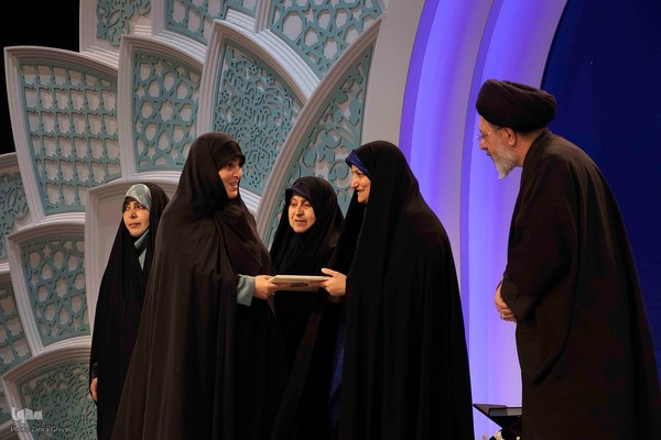 مراسم اختتامیه بخش نغمات بانوان چهل و هفتمین دوره مسابقات سراسری قرآن کریم در مصلی تبریز برگزار شد.